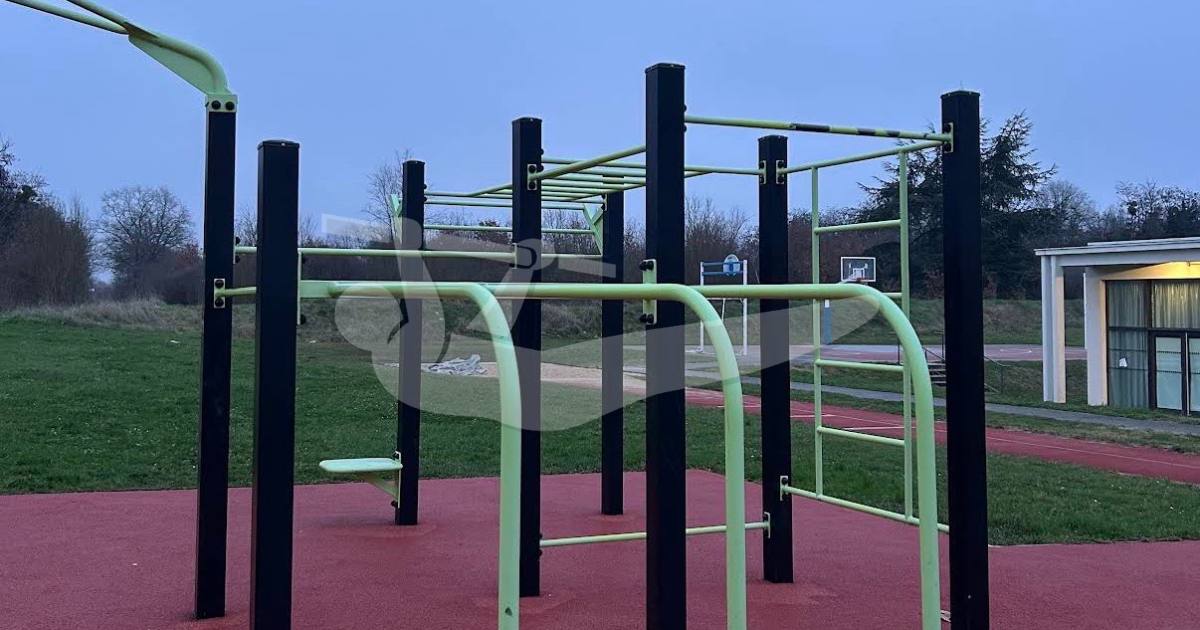 Parc Street workout C7 — an outdoor calisthenics spot in Vienne