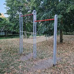 Calisthenics spot Vijfwal 8 pull-up bar