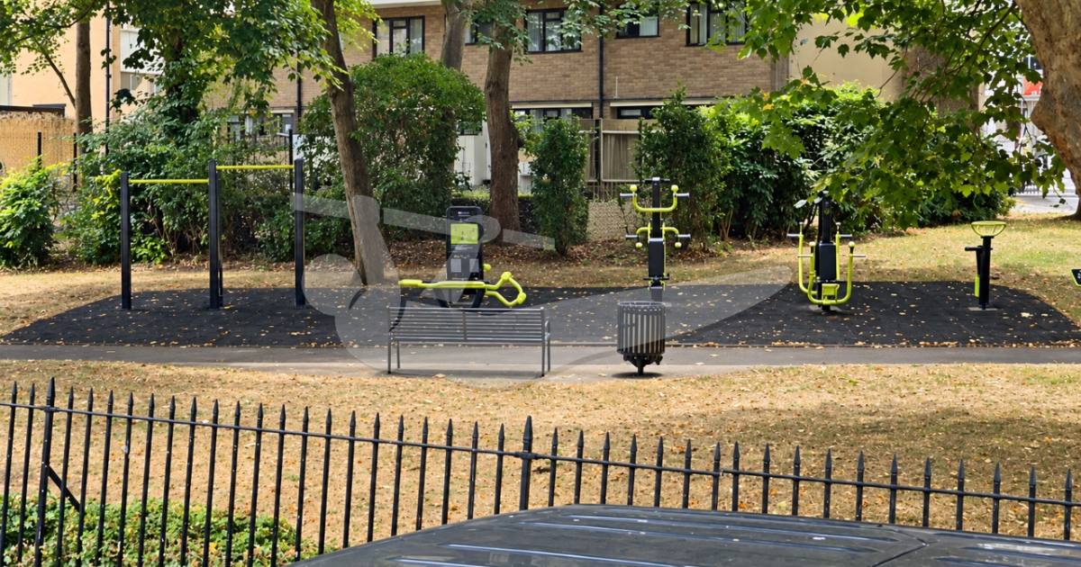 Outdoor Gym Manda hills bars — outdoor calisthenics spot in London