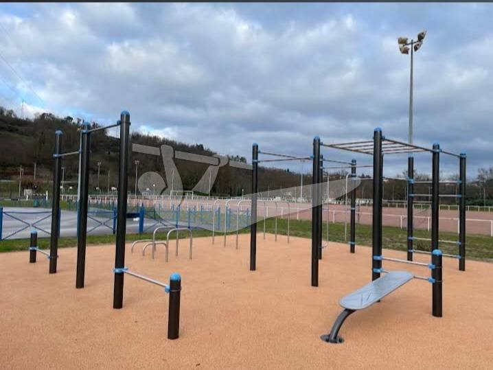 Terrain de Street-Workout — outdoor calisthenics spot in Saône-et-Loire