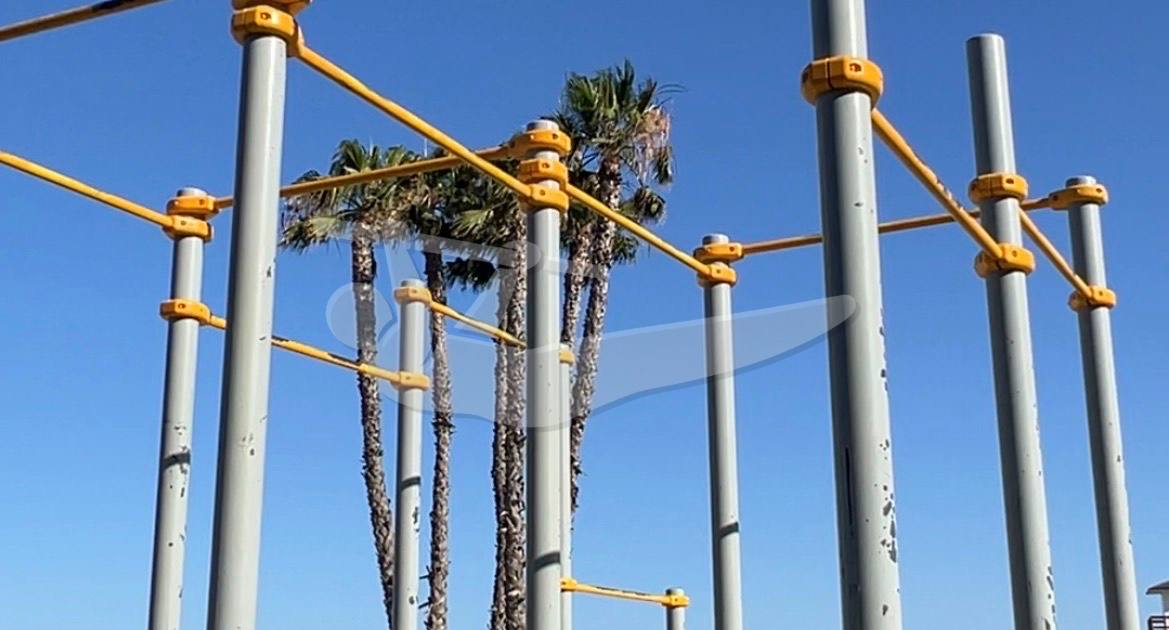 Outdoor Gym Almuñecar playa park — outdoor calisthenics spot in Granada