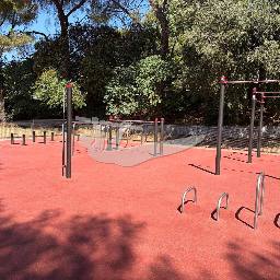 Calisthenics spot Outdoor Fitness Nîmes