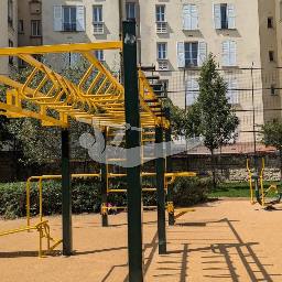 Calisthenics spot Paris - Outdoor Exercise Station - Square du Clos-Feuquières
