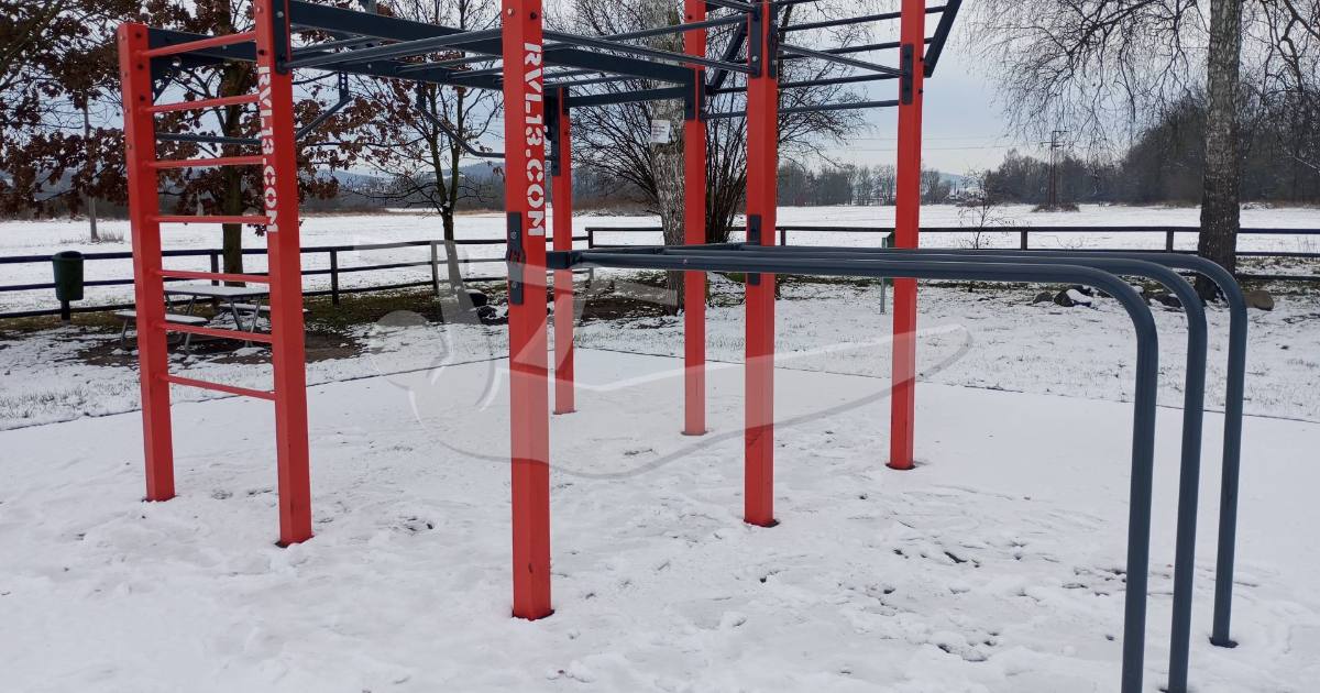 Hrazdy u řeky v Přešticích — an outdoor calisthenics spot in Plzeň